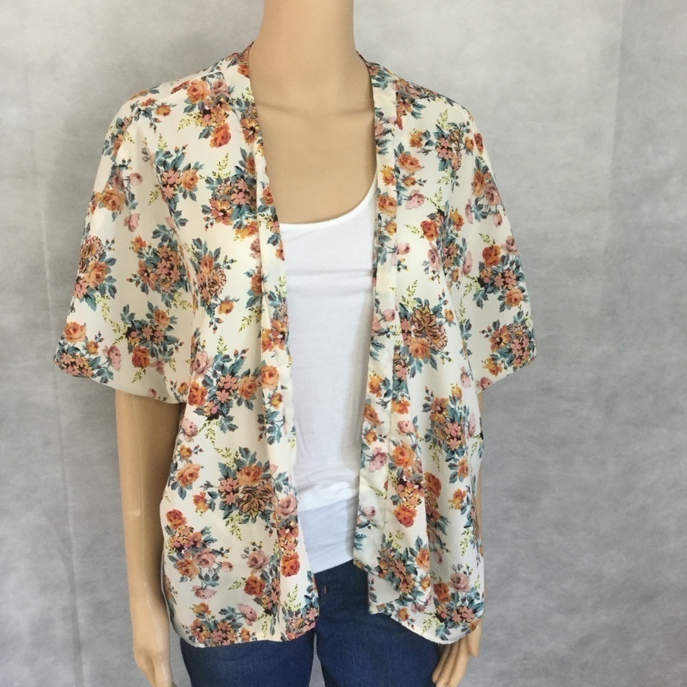 Charlotte Russe Sweet Dixie Floral Kimono